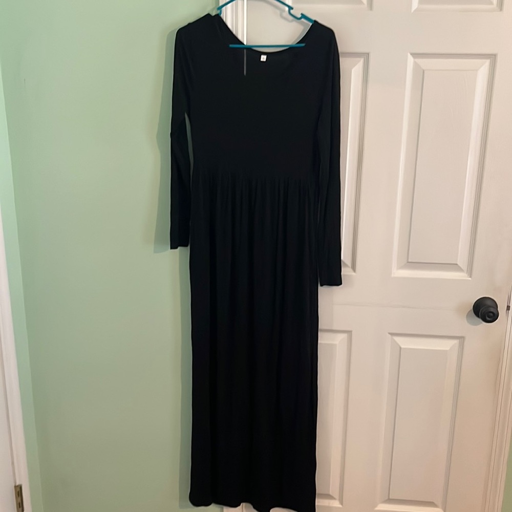Black long sleeve maxi size L